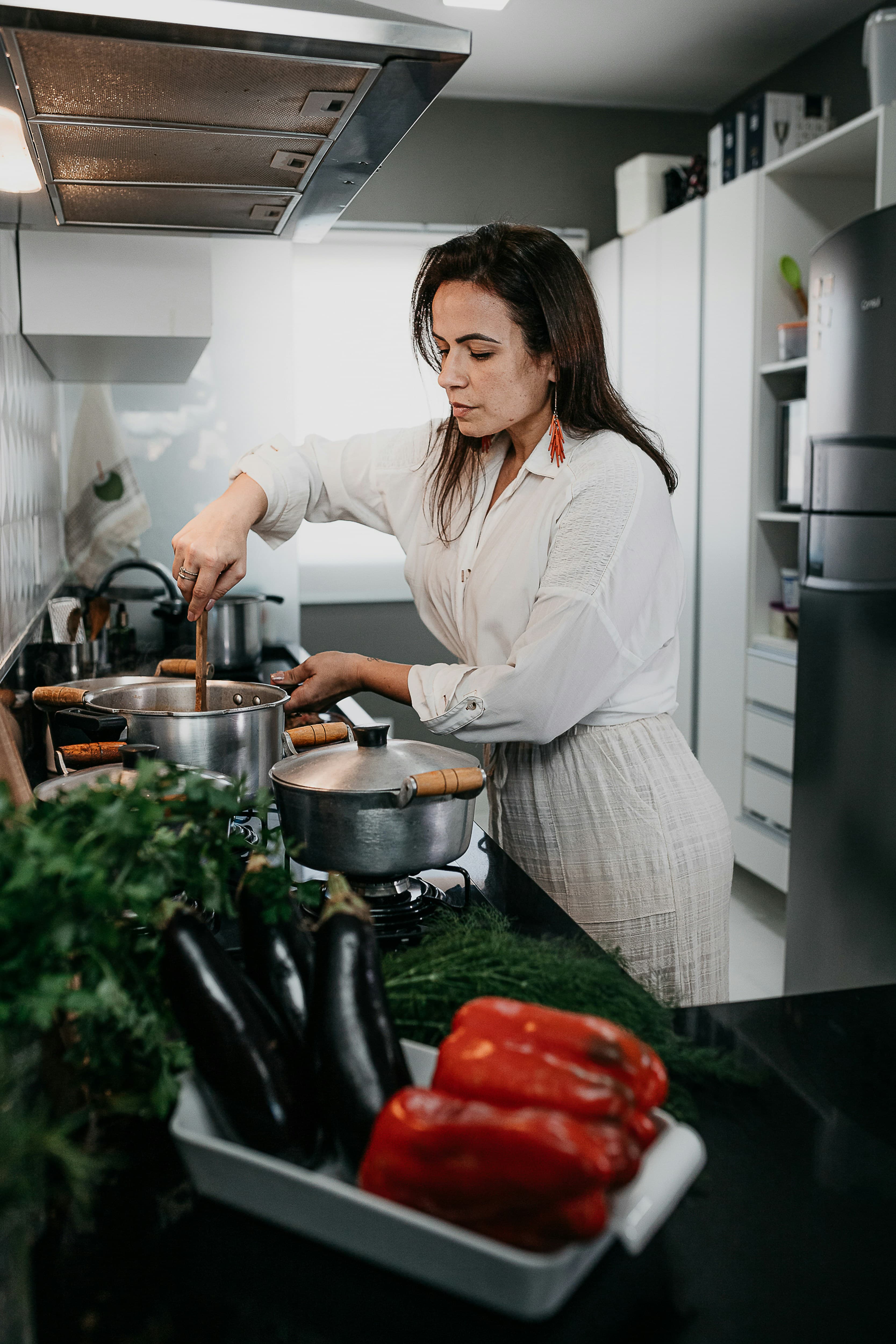 A Toronto meal prep business owner in her kitchen